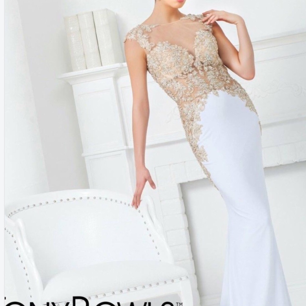Tony Bowls special occasion dress